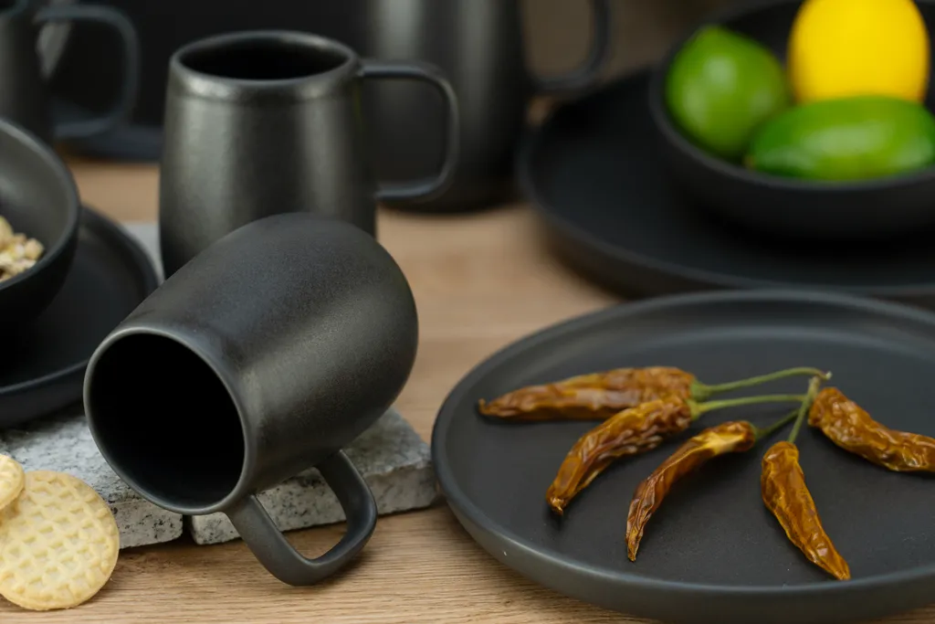 CreaTable 22978 Kombiservice Uno BLACK Für 4 Personen, Steinzeug, Schwarz (1 Set, 16-teilig) 2 CreaTable 22978 Kombiservice Uno BLACK Für 4 Personen, Steinzeug, Schwarz (1 Set, 16-teilig) – Bild 2