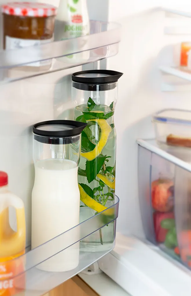 APS Glaskaraffe /// Ø 8 Cm, H: 25 Cm, 1 Liter /// Glas, 18/8 Edelstahl, Silikon /// Deckel Matt Poliert /// 10721 5 APS Glaskaraffe /// Ø 8 Cm, H: 25 Cm, 1 Liter /// Glas, 18/8 Edelstahl, Silikon /// Deckel Matt Poliert /// 10721 – Bild 5