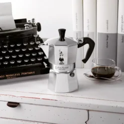 Bialetti Moka Express, Espressokocher 6Tassen + Adapterplatte Induktion -Küche Produkt Geschäft 353fa8040ab65b458b2c36c12de2646e