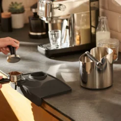 Tchibo Knock-Box Abklopfschale, Für Siebträger Espressomaschine, Zur Leichten Entsorgung Des Feuchten Kaffeesatzes, Silber / Schwarz, Edelstahl Und Gummi 11 Tchibo Knock-Box Abklopfschale, Für Siebträger Espressomaschine, Zur Leichten Entsorgung Des Feuchten Kaffeesatzes, Silber / Schwarz, Edelstahl Und Gummi -Küche Produkt Geschäft 743bc8b6f2ba0aa05e7174e0eb8d64fd