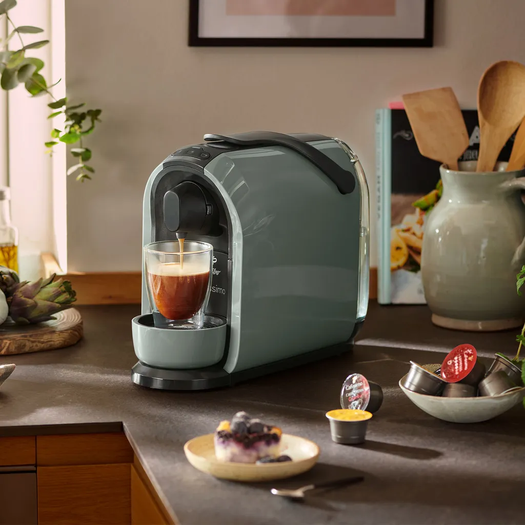 Tchibo Cafissimo Pure Kaffeemaschine Kapselmaschine Inkl. 30 Kapseln Für Caffè Crema, Espresso Und Kaffee, Arctic Green 5 Tchibo Cafissimo Pure Kaffeemaschine Kapselmaschine Inkl. 30 Kapseln Für Caffè Crema, Espresso Und Kaffee, Arctic Green – Bild 5