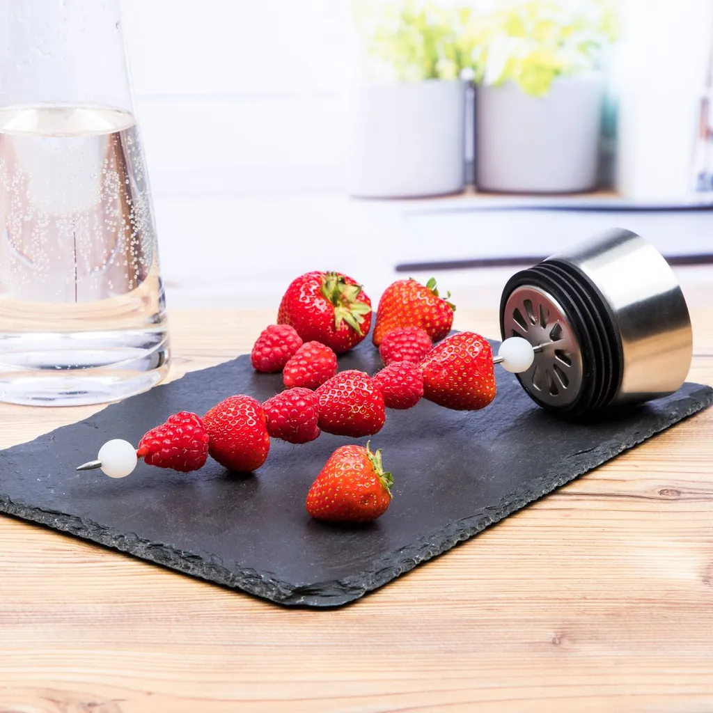 Wasserkaraffe Glas 1 L Mit Früchtespieß Edelstahl Ausguss 3 Wasserkaraffe Glas 1 L Mit Früchtespieß Edelstahl Ausguss – Bild 3