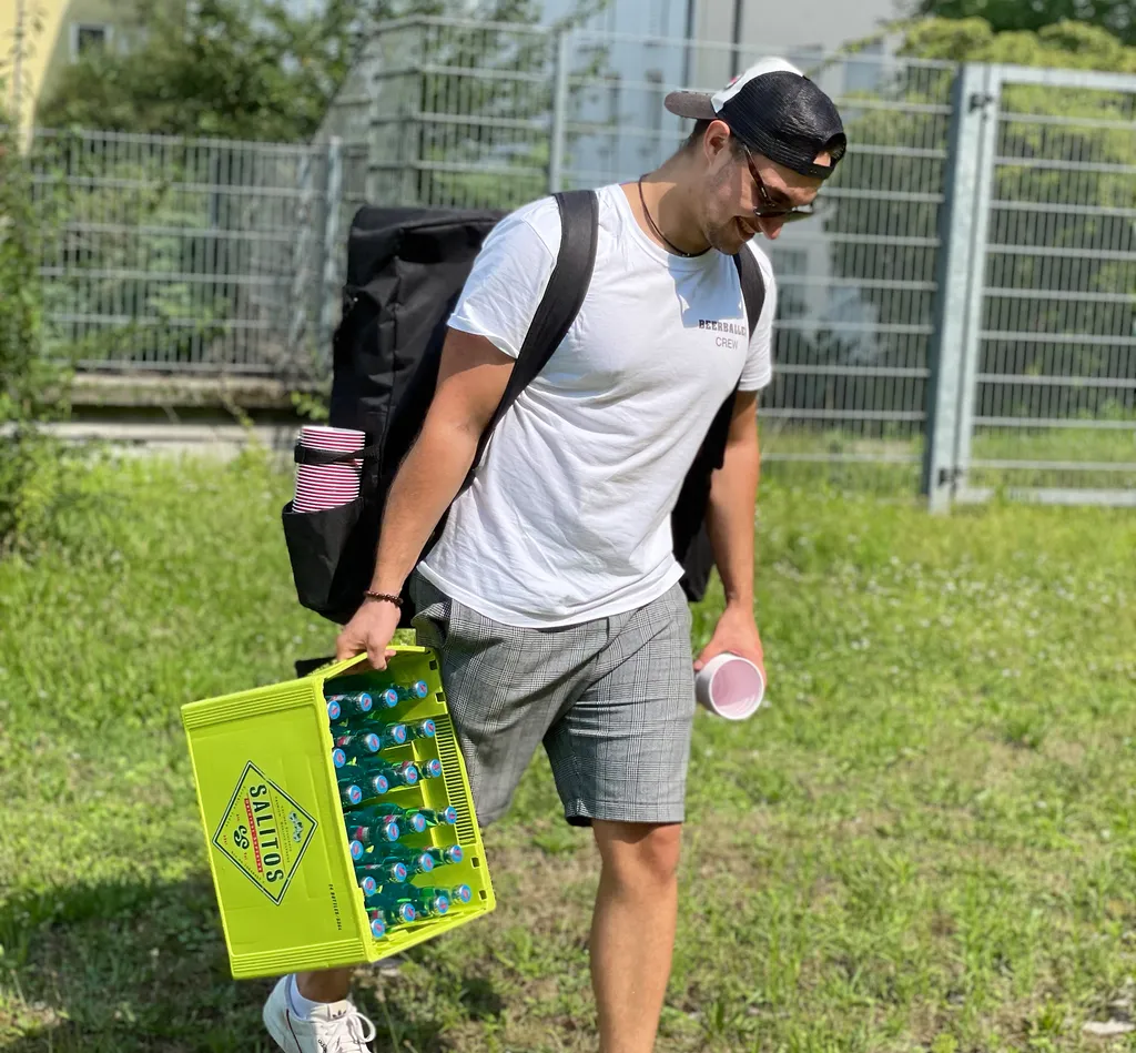 BeerBaller® Travel Bag - Beer Pong Tisch Tragetasche Inkl. Kühl- Und Becherfach 7 BeerBaller® Travel Bag - Beer Pong Tisch Tragetasche Inkl. Kühl- Und Becherfach – Bild 7