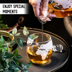 Whisiskey - Whisky Karaffe - Geschenke Für Männer - Komplette Whiskey Set - Globus - 900ML – Inkl. 4 Whisky Steine, 4 Whisky Gläser & Ausgießer - Whisky Dekanter – Whiskygläser - Natursteine -Küche Produkt Geschäft 95823dbaa38fd3a221805454c42b5f82