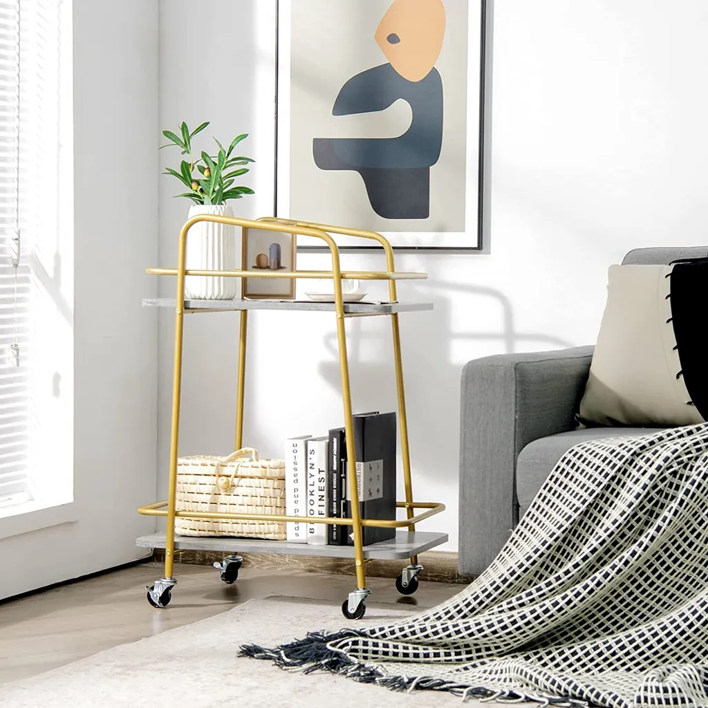 COSTWAY Küchenwagen Mit Universalrädern, Barwagen Rollwagen 2 Ablagen, Mobiler Servierwagen, Haushaltswagen Mit Stahlrahmen, Mehrzweckwagen Für Haus, Restaurant, Allzweckwagen Badwagen, Grau+Golden 2 COSTWAY Küchenwagen Mit Universalrädern, Barwagen Rollwagen 2 Ablagen, Mobiler Servierwagen, Haushaltswagen Mit Stahlrahmen, Mehrzweckwagen Für Haus, Restaurant, Allzweckwagen Badwagen, Grau+Golden – Bild 2