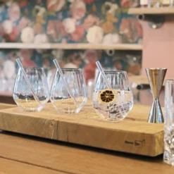 Nachtmann Tastes Good Vorteilsset 4 Gin Tonic Gläser + 4 Glastrinkhalme + Reinigungsbürste -Küche Produkt Geschäft ba512386bc12f03ba0c824ca45c7ef6d