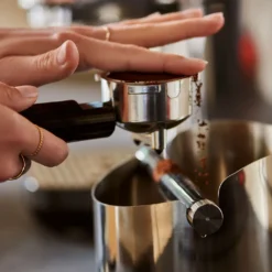 Tchibo Knock-Box Abklopfschale, Für Siebträger Espressomaschine, Zur Leichten Entsorgung Des Feuchten Kaffeesatzes, Silber / Schwarz, Edelstahl Und Gummi 10 Tchibo Knock-Box Abklopfschale, Für Siebträger Espressomaschine, Zur Leichten Entsorgung Des Feuchten Kaffeesatzes, Silber / Schwarz, Edelstahl Und Gummi -Küche Produkt Geschäft cdf2cb60ad59fd918c87cf972bdc7cd4