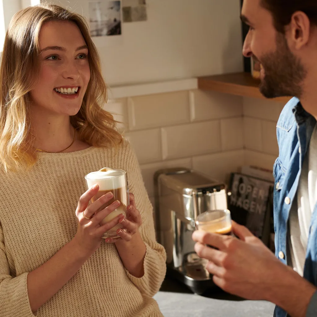 Tchibo Siebträger Espressomaschine „Lapressa“, Mit Doppelauslauf Und Milchaufschäumdüse (15 Bar, 980ml Wassertank), Inkl. Zwei Doppelwandigen Sieben, Für Espresso Und Milchschaum, Edelstahl 8 Tchibo Siebträger Espressomaschine „Lapressa“, Mit Doppelauslauf Und Milchaufschäumdüse (15 Bar, 980ml Wassertank), Inkl. Zwei Doppelwandigen Sieben, Für Espresso Und Milchschaum, Edelstahl – Bild 8